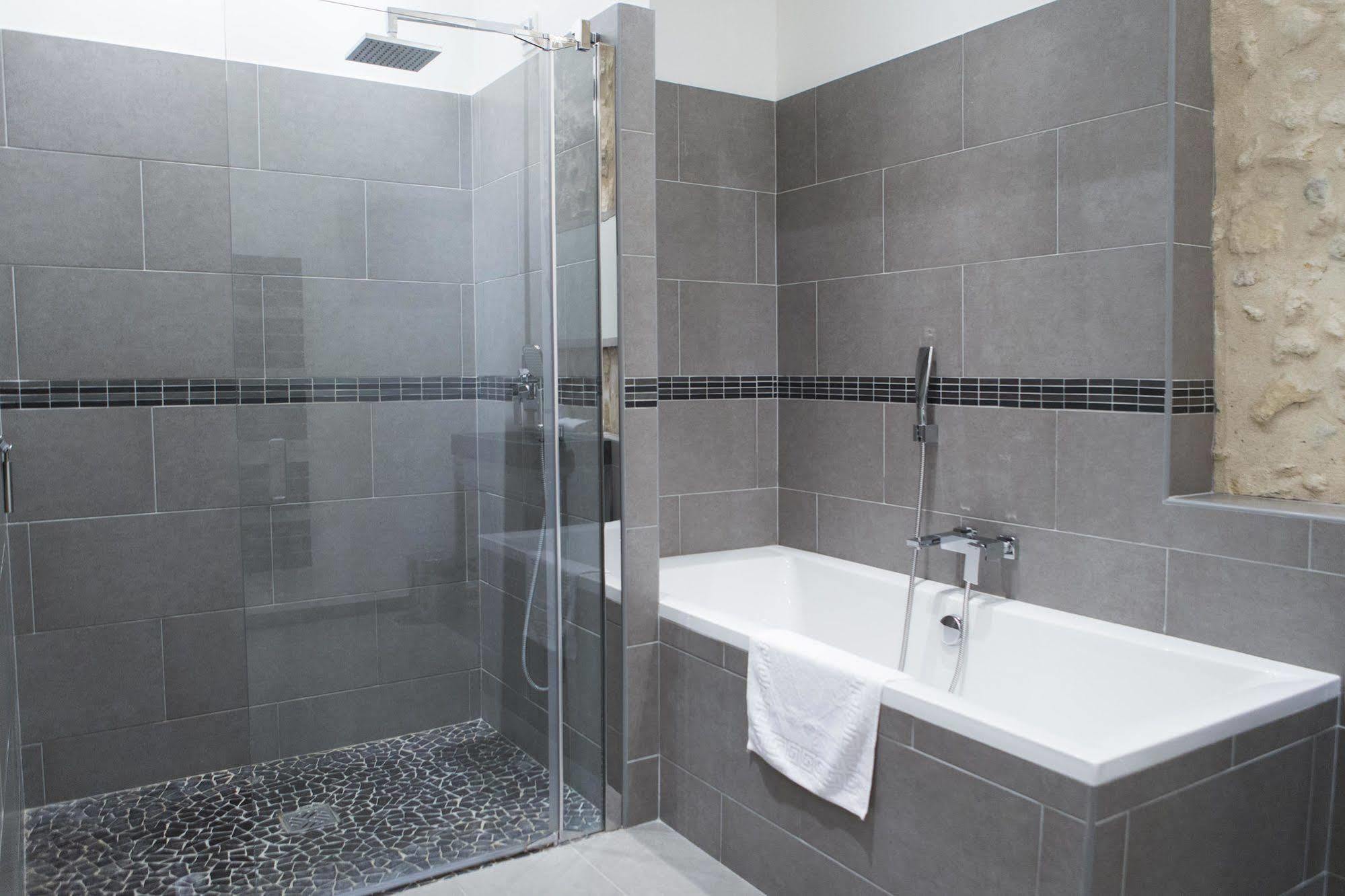 Ausone Beautiful Loft Apartment In Historical Center + Terrace And Parking Bordeaux Kültér fotó
