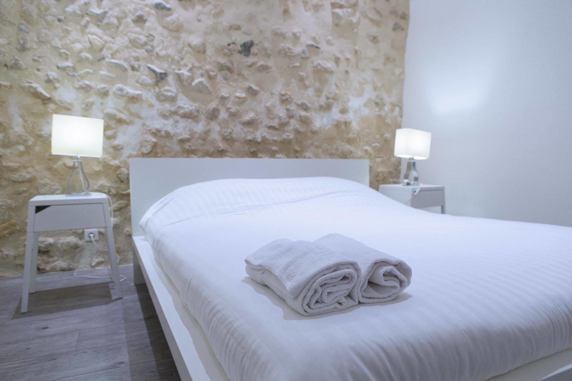 Ausone Beautiful Loft Apartment In Historical Center + Terrace And Parking Bordeaux Kültér fotó